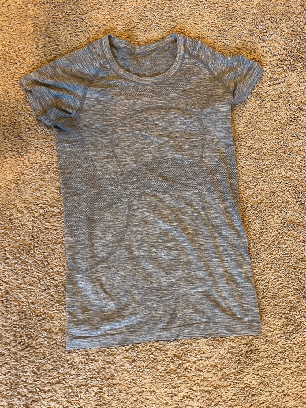 lululemon athletica Heathered Gray Short Sleeve Athletic Tee